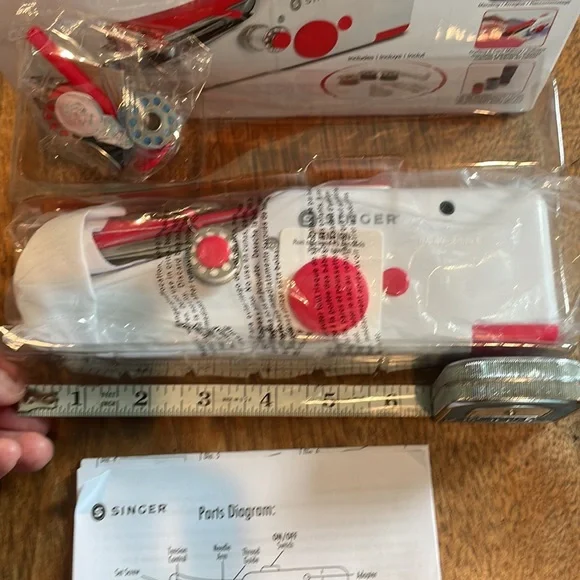 SINGER Handheld Stitch Sew Quick Machine, small NWT - Picture 5 of 5